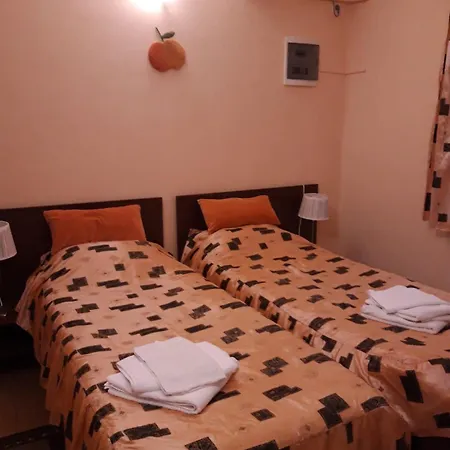 Casa Elisabeta 3* كونستانتا